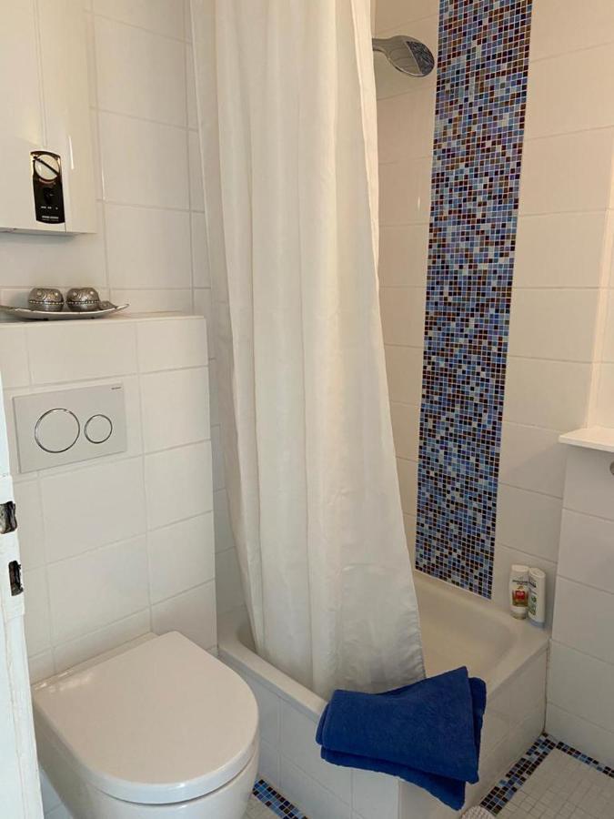 Privates Appartment Ferienwohnung Im Einfamilienhaus Дюссельдорф Экстерьер фото